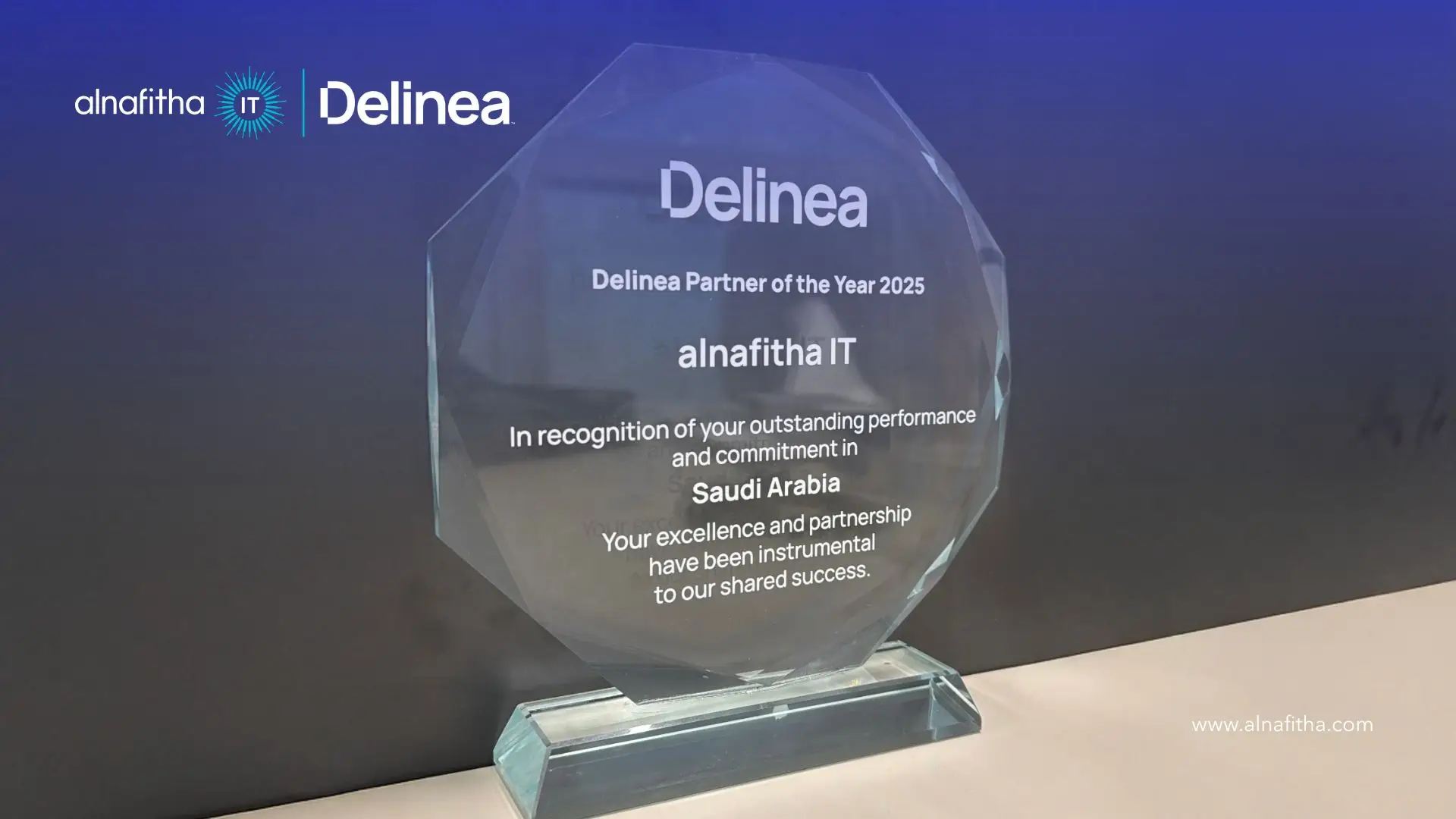 Delinea Partner of the Year 2025 crystal award presented to Alnafitha IT Saudi Arabia