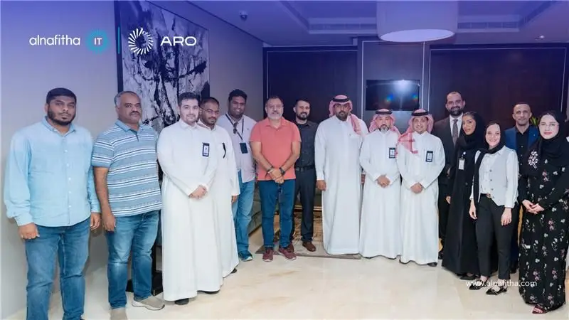 Alnafitha IT and ARO Drilling teams celebrating successful IT partnership in Saudi Arabia